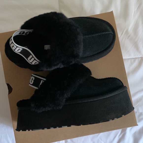 UGG Funkette Black Slingback Slip-On Platform Slippers - Picture 3 of 16